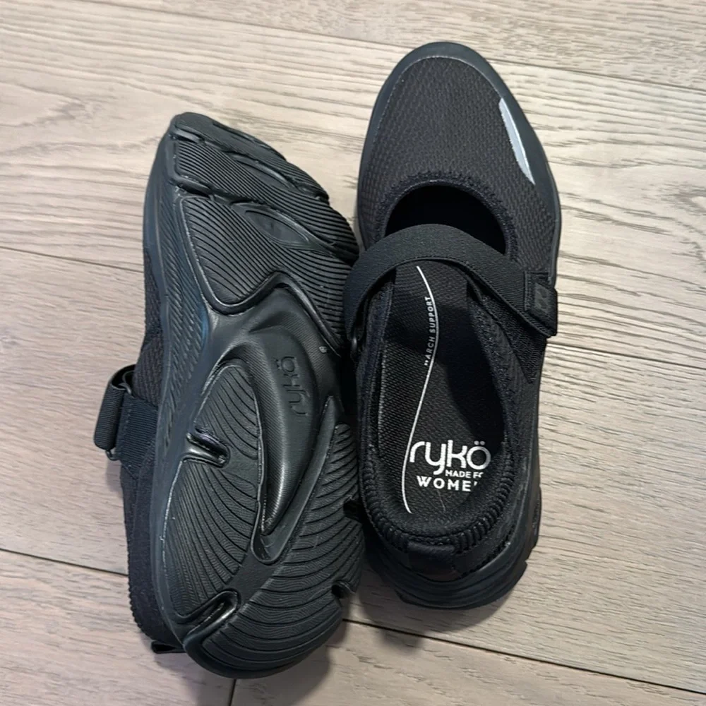 BNWOT ryka Mary Jane’s in black - Picture 3 of 4